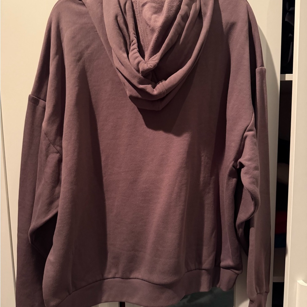 ALO NWT Raisinette Accolade Hoodie Large *discontinued color - Picture 3 of 4